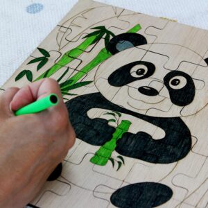 Puzzle panda en bois à colorier