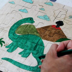 Puzzle dinosaure en bois à colorier